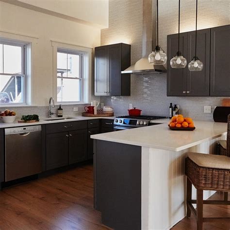 kitchen colors that go with gray